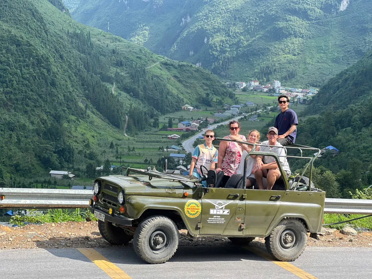 Small group Ha Giang loop tour