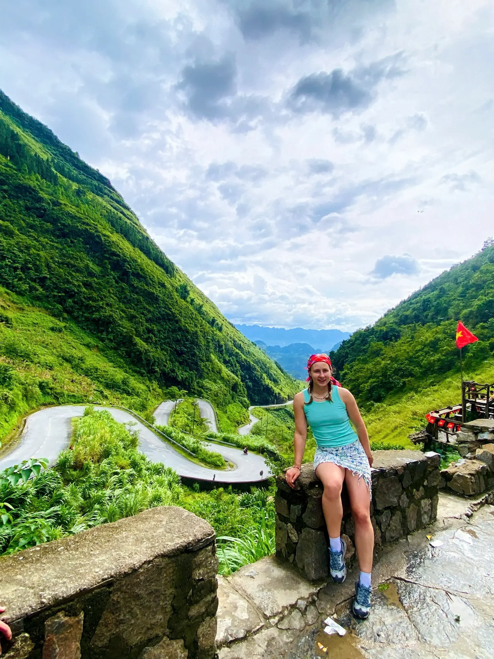 Dốc Thẩm Mã scenic switchbacks on Ha Giang Loop 4 days 3 nights