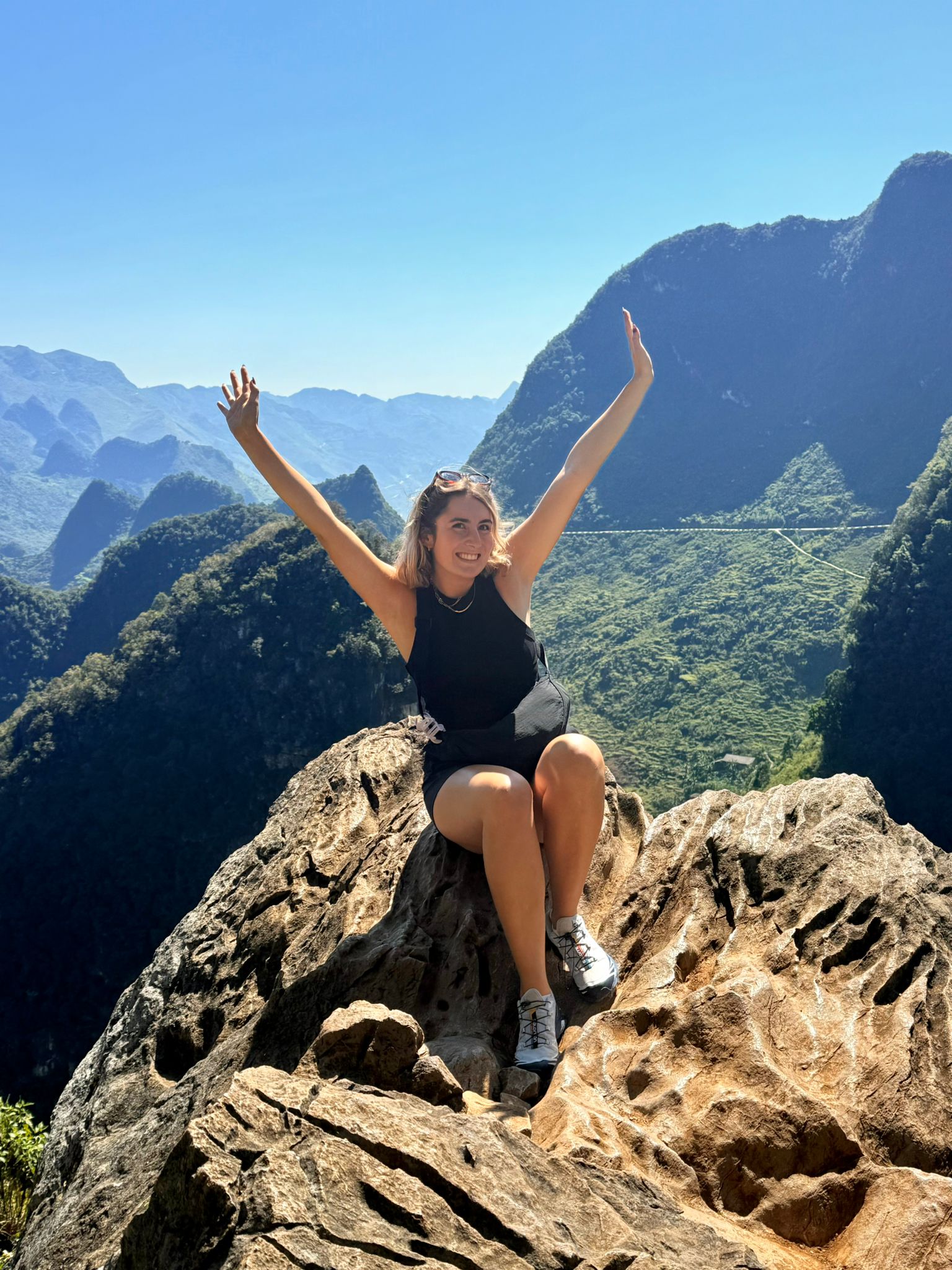 Đèo Mã Pí Lèng panoramic viewpoint on Ha Giang Loop 3 days 2 nights