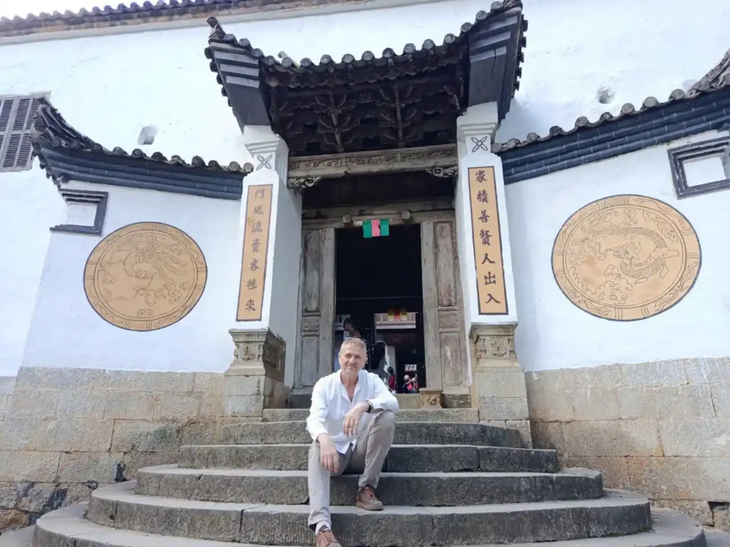 hmong king palace entrance