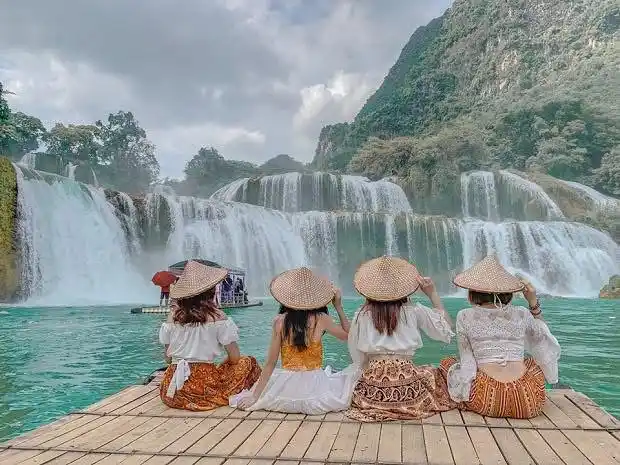 Ha Giang Cao Bang 5 days 4 nights - Ban Gioc Waterfall near the Vietnam-China border