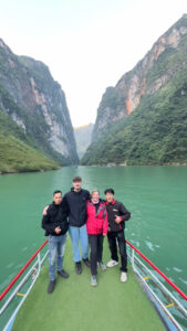 nho que river boat trip
