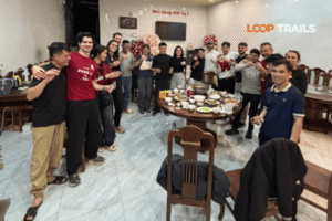 have lunch at hmong restaurant with looptrails