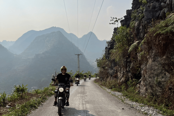 self-drive on ma pi leng pass ha giang motorbike loop
