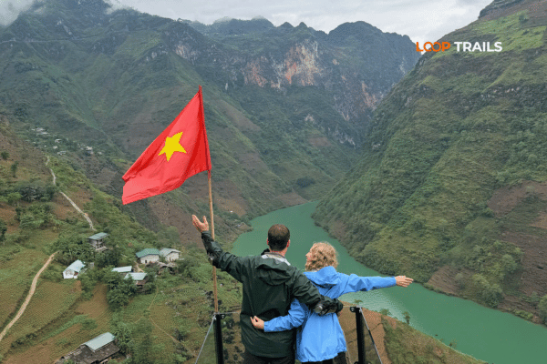 ha giang loop for a couple in nho que river viewpoint (2)