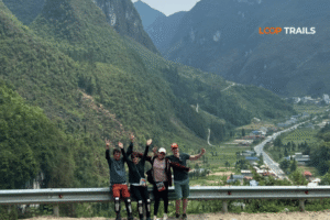 tourist of looptrails in chin khoanh pass