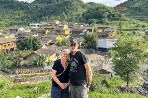 tourists of looptrails in lo lo chai village