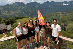 tourists of looptrails in ma pi leng pass