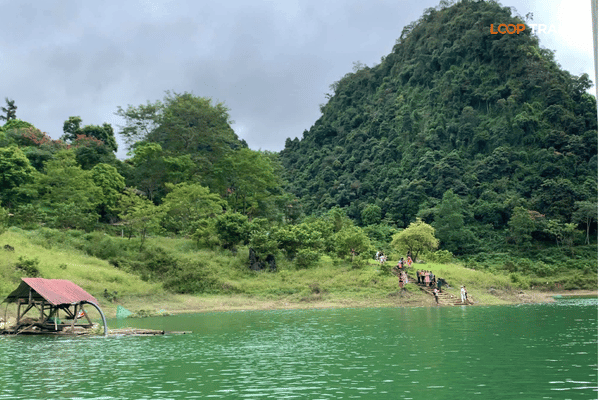thang hen lake in cao bang