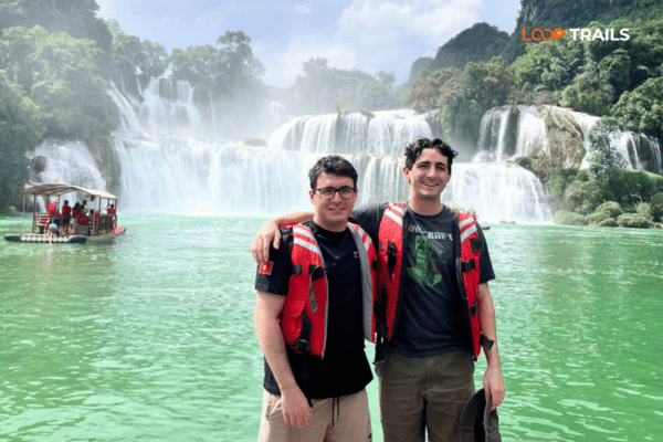 tourists of looptrails in ban gico waterfall in cao bang (4) tourists of looptrails in ban gico waterfall in cao bang
