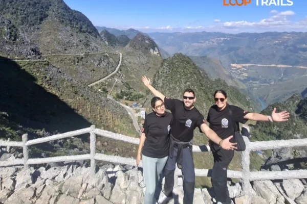 ma pi leng pass loop trails tours ha giang