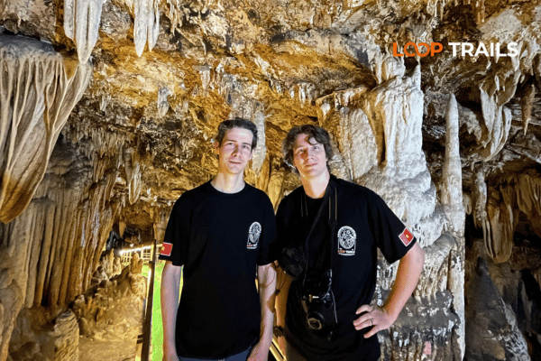 2 customers in lung khuy cave on ha giang loop