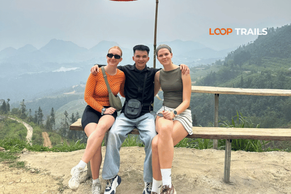 2 customers of looptrails and an easy rider in quan ba