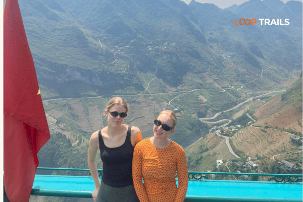2 customers of looptrails in ma pi leng viewpoint