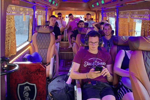 Limousine van Cao Bang Hanoi transfer