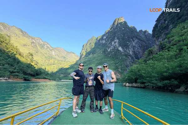 Ha Giang Loop viewpoint early morning in October peak season