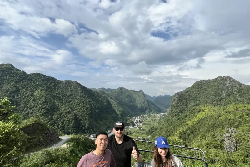 chin khoanh pass in ha giang with loop trails