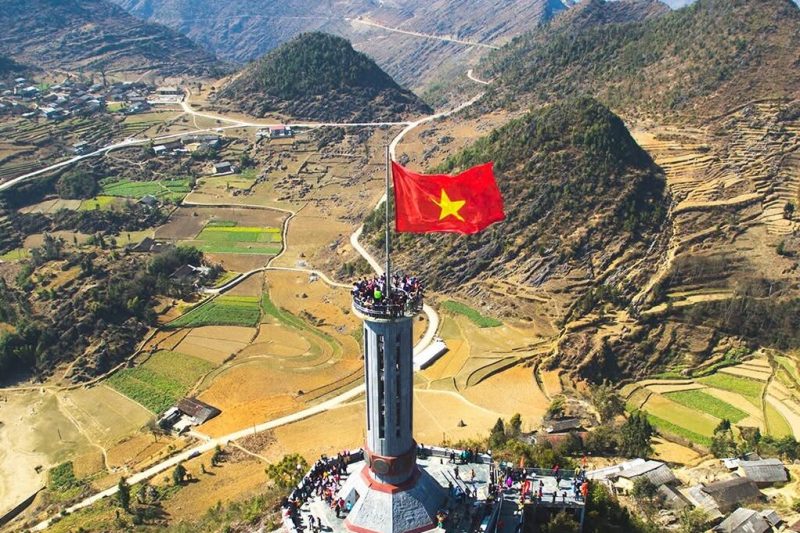 lung cu flag tower