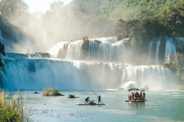 Ban Gioc Waterfall dawn morning mist Cao Bang Vietnam border Trung Khanh District