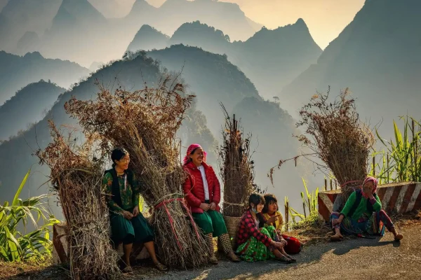 H'mong people working hard in Dong Van Ha Giang