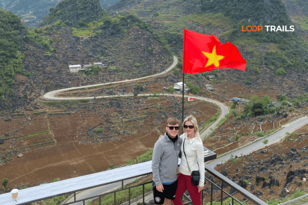 a couple in m pass with looptrails