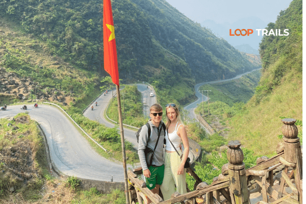 a couple in tham ma pass