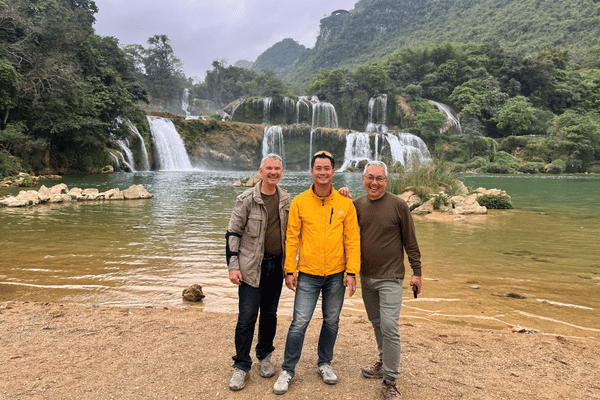 ban gioc watefall in cao bang with looptrails