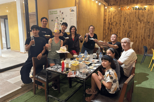celebrate a birthday party for a tourist at a homestay