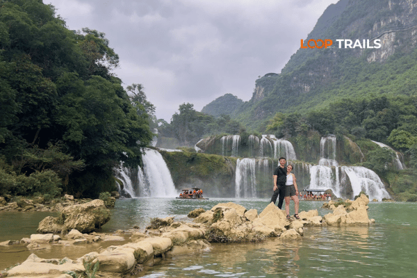 customers of looptrails in ban gioc waterfall, cao bang (4)