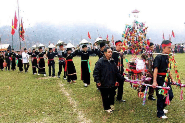 Long Tong festival Tay ethnic minority Ha Giang Cao Bang Vietnam spring festivals