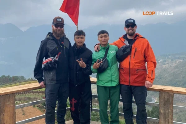 group photo on ha giang loop with loop trails