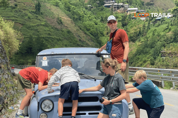ha giang loop by jeep with kids in ma pi leng pass (2)