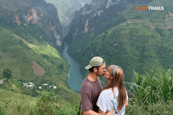 ha giang loop for a couple in nho que river & tu san canyon viewpoint