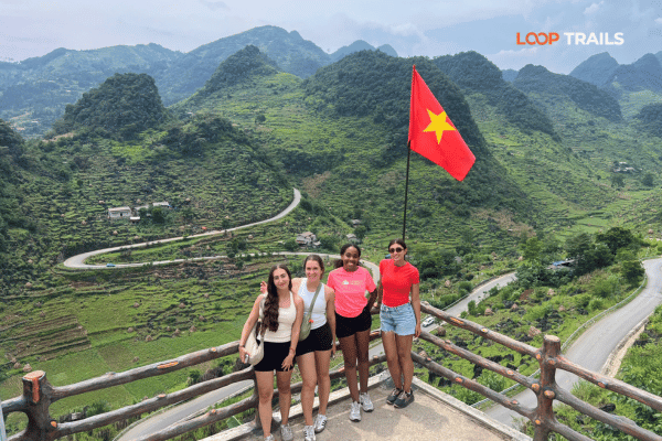 ha giang loop for a female group with looptrails