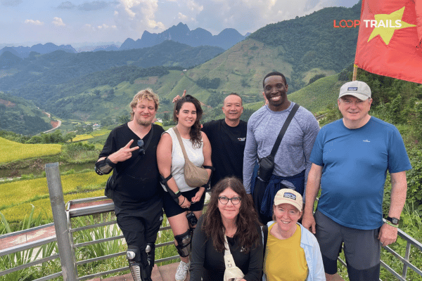ha giang loop for a group in ha giang Cao Bang Ethnic Groupsr
