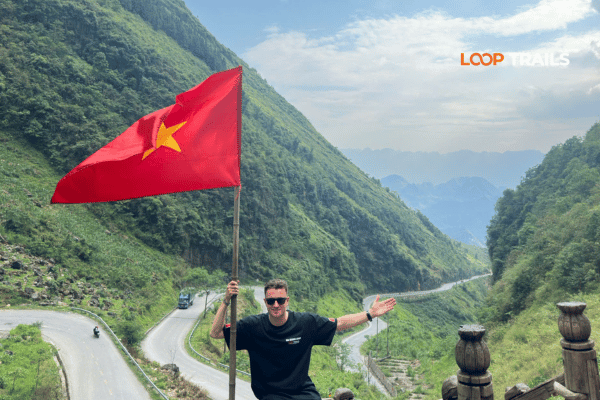 ha giang loop with looptrails in tham ma pass (2)