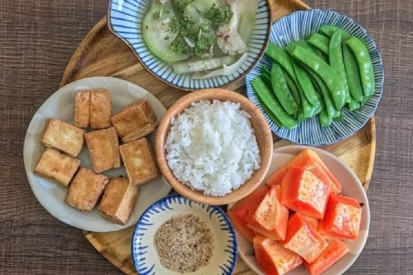 Fresh vegan spring rolls goi cuon chay on the Ha Giang Loop