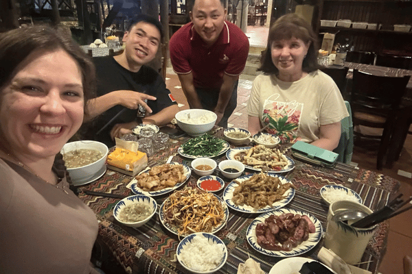 have a meal at homestay in cao bang