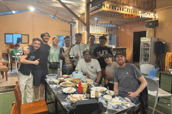 have dinner in dong van with looptrails