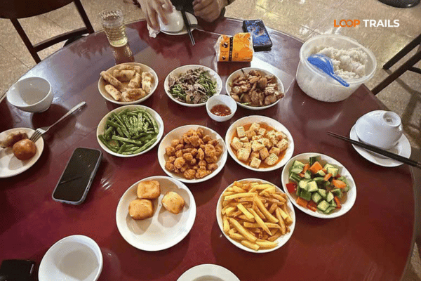 have lunch at a homestay with looptrails