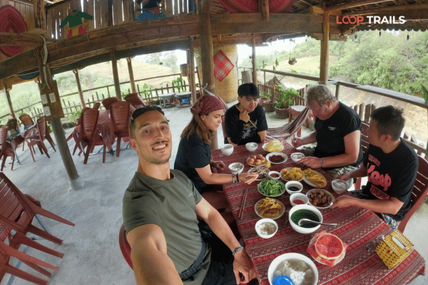 have lunch at a local homestay in cao bang