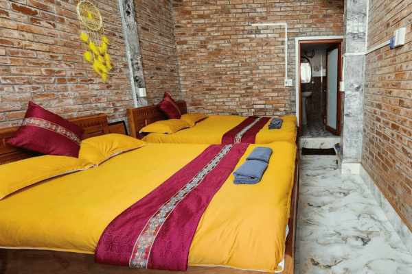 homestay with double beds in dong van