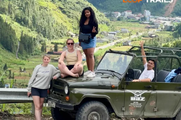Ha Giang Jeep Tour at chin khoanh pass dong van ha giang