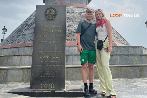 take photos in lung cu flag tower in dong van