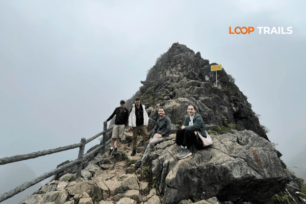 ma oi leng skywalk in ha giang with looptrails