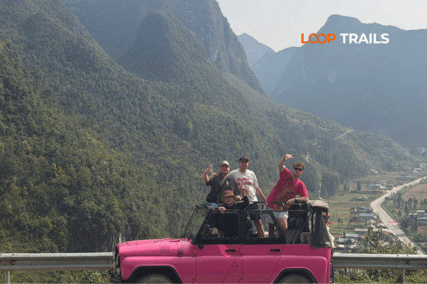 take photo in pho cao by jeep