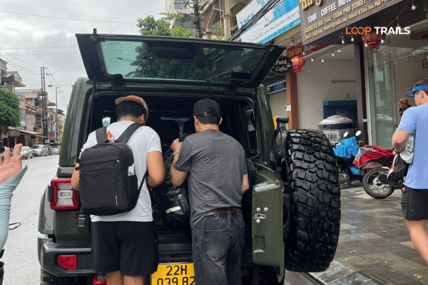 start a trip with looptrails by rubicon jeep