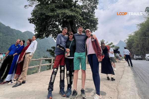 stop at lonely tree in quan ba with looptrails