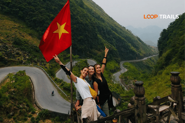 stop at tham ma pass with looptrails