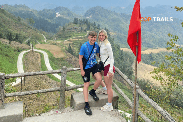 stooped in quan ba heaven gate with looptrails